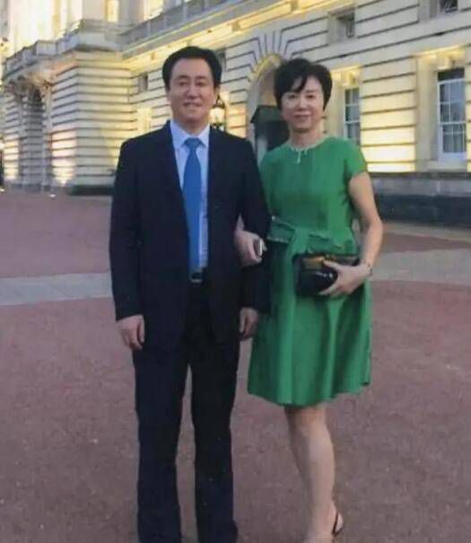 拉特克利夫爵士为首的英力士集团13亿英镑收购曼联25%股份的交易已经官宣，新股东还将全面接手俱乐部足球事务，《每日电讯报》发文谈到了这一情况对曼联现任主帅滕哈赫可能带来的影响。